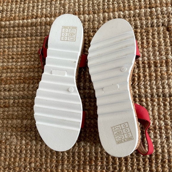 Red wedges sandals sz 11 SheIn brand new - Picture 4 of 4